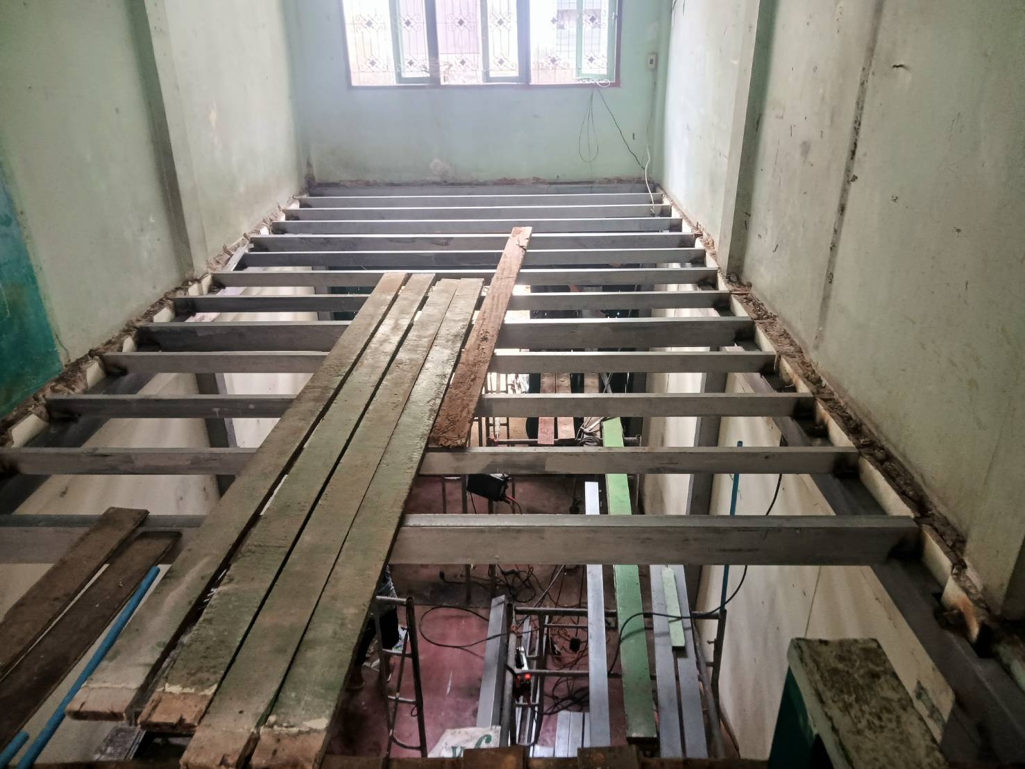 Renovate the mezzanine (3)