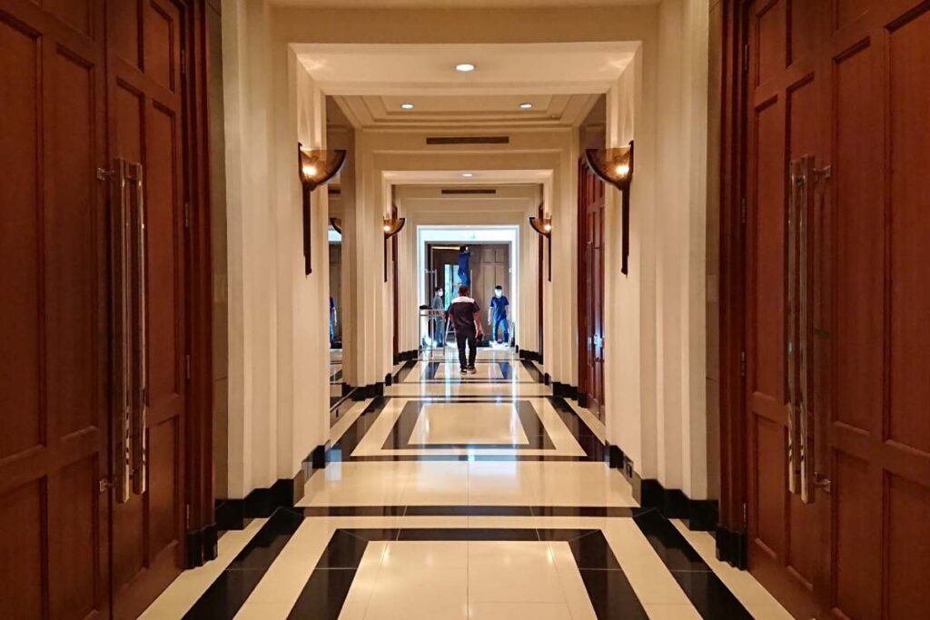 เพนนิน-ประตูห้องบอลรูม-hengkee-Hengkee รับเหมาต่อเติม ครบจบที่เดียว-คุณอวน-0962659553